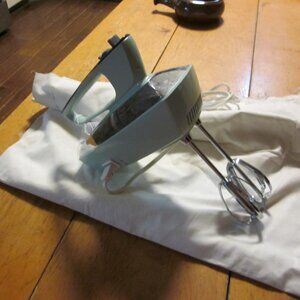 vtg Super Mixette Hamilton Beach scovill chrome aqua hand mixer 60s MCM vintage